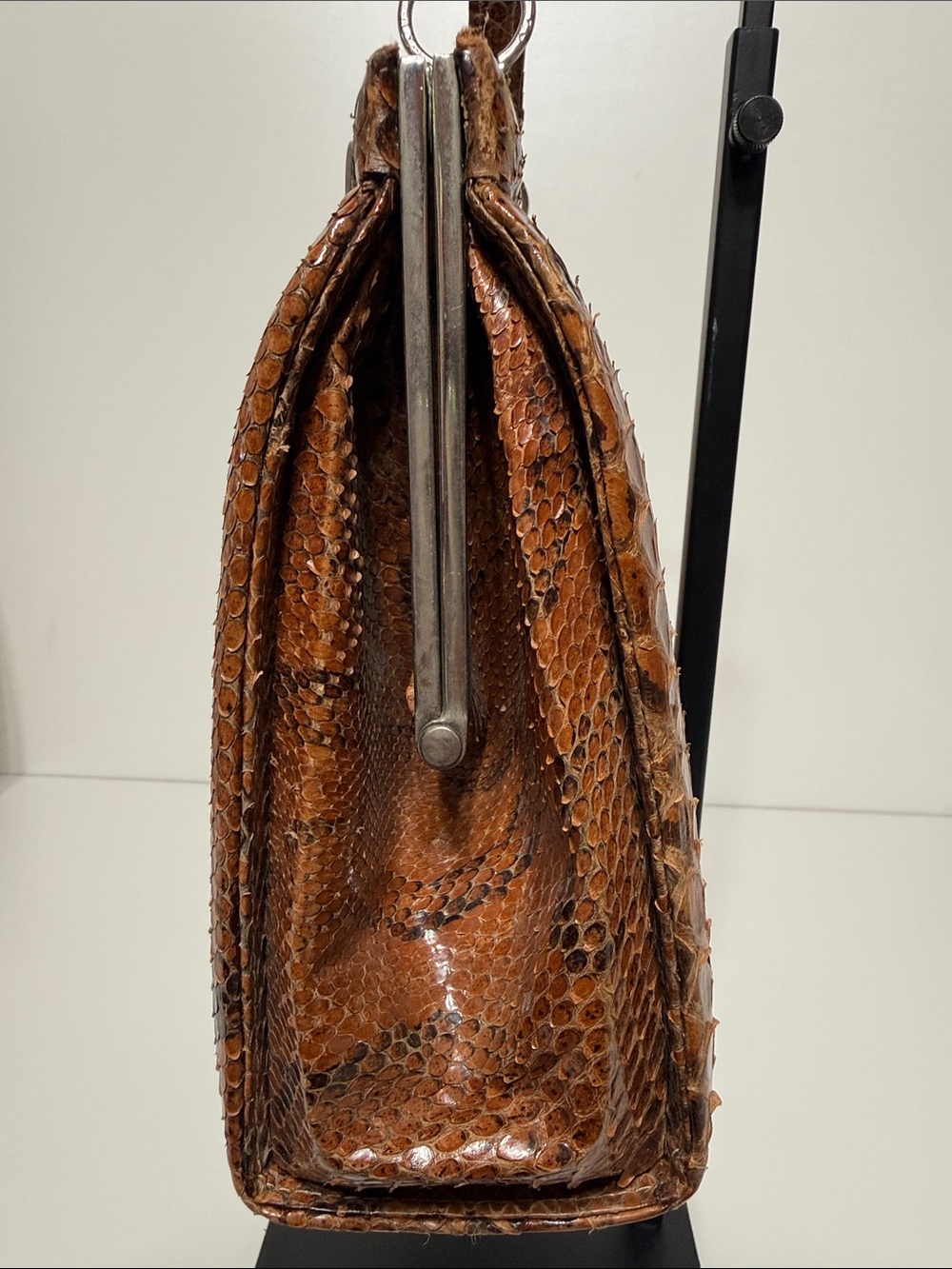 Vintage Brown Snakeskin 1940’s Handbag with Single Handle - Picture 6 of 17